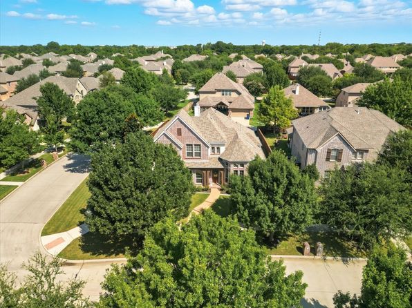 Living room of 15816 Meadow Spring Dr